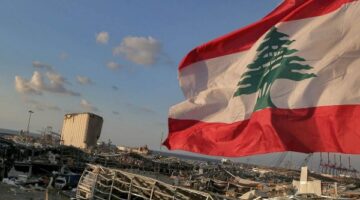 لبنان يحيي ذكرى الحرب الأهلية بدقيقة صمت في ساحة الشهداء
