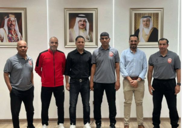 لجنة الحكام بالاتحاد البحريني تجتمع مع مسئولي الأهلي لجنة الحكام بالاتحاد البحريني تجتمع مع مسئولي الأهلي