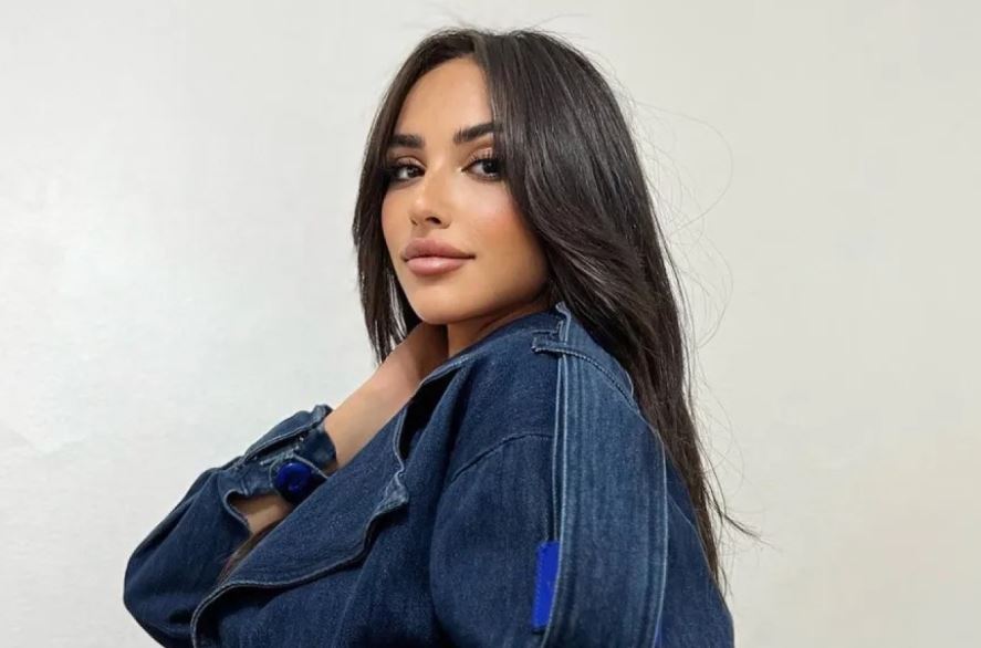 بعد إثارتها وزوجها أزمة مع الصحفيين والمصورين.. آية سماحة: لم يتم ذكركم من قريب أو بعيد