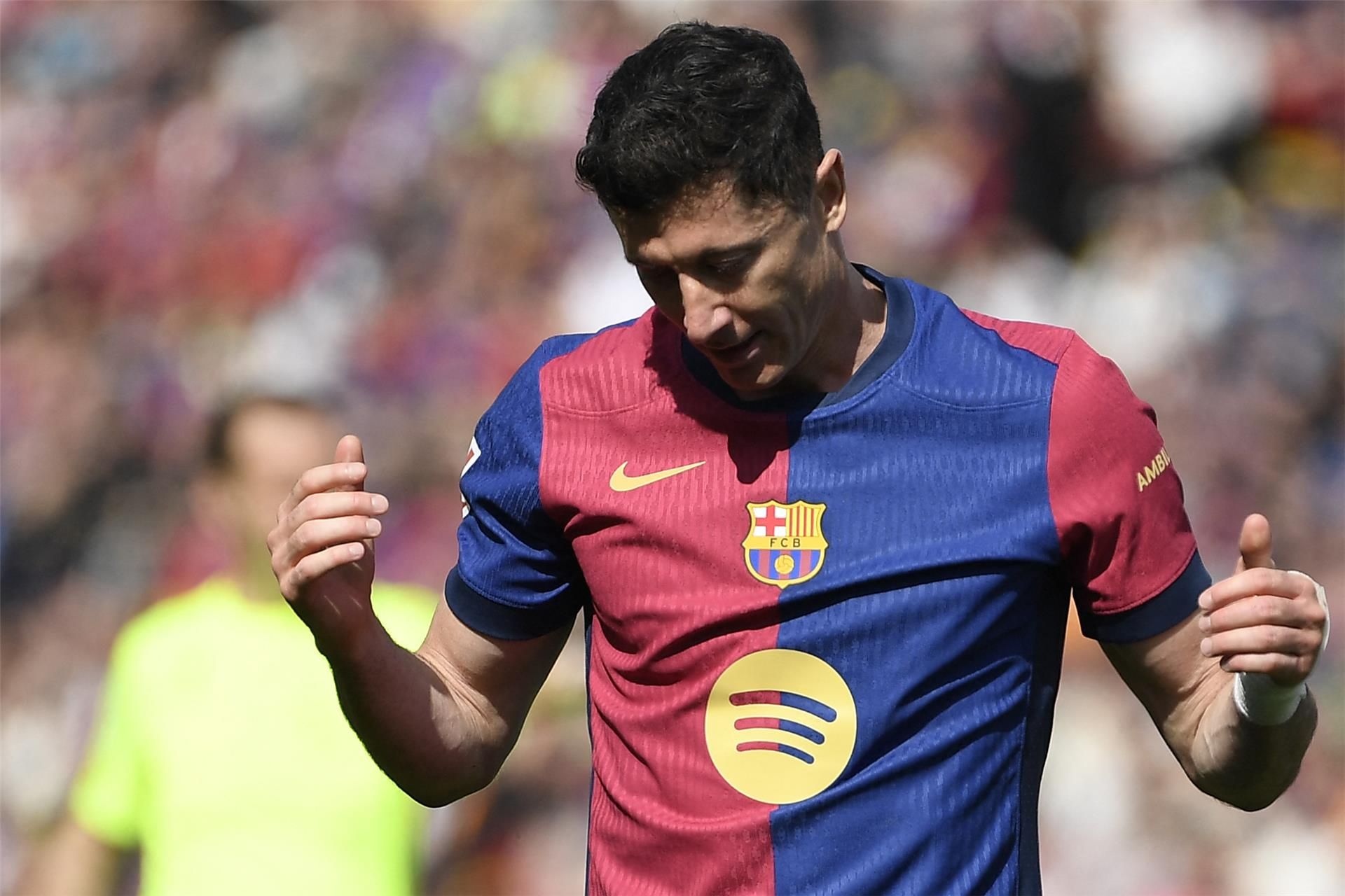 ليفاندوفسكي خارج كلاسيكو الكأس ليفاندوفسكي خارج كلاسيكو الكأس