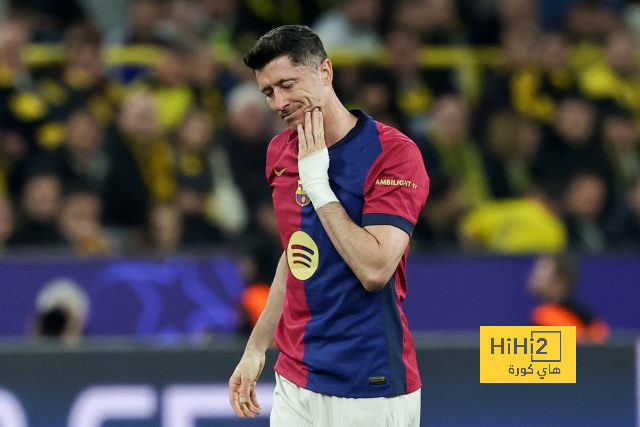 ليفاندوفسكي… ابتسامة تتحدى العاصفة ليفاندوفسكي… ابتسامة تتحدى العاصفة