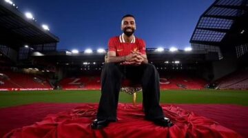 “ليفربول خالف القواعد من أجل الملك المصري” .. الكشف عن راتب محمد صلاح الجديد
