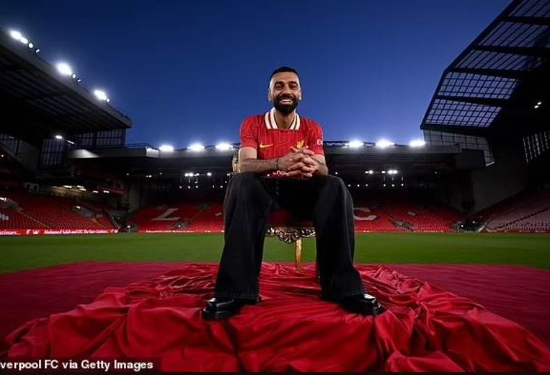 “ليفربول خالف القواعد من أجل الملك المصري” .. الكشف عن راتب محمد صلاح الجديد “ليفربول خالف القواعد من أجل الملك المصري” .. الكشف عن راتب محمد صلاح الجديد