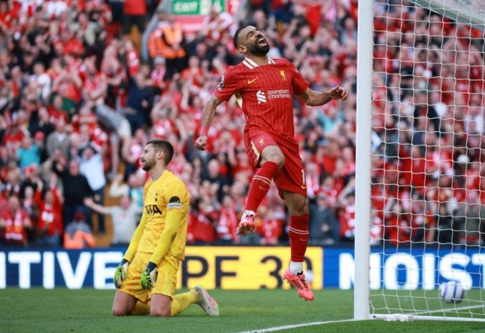 ليفربول يتوّج رسميًّا بطلًا للدوري الإنجليزي لكرة القدم هذا الموسم للمرة الـ 20 في تاريخه ليفربول يتوّج رسميًّا بطلًا للدوري الإنجليزي لكرة القدم هذا الموسم للمرة الـ 20 في تاريخه