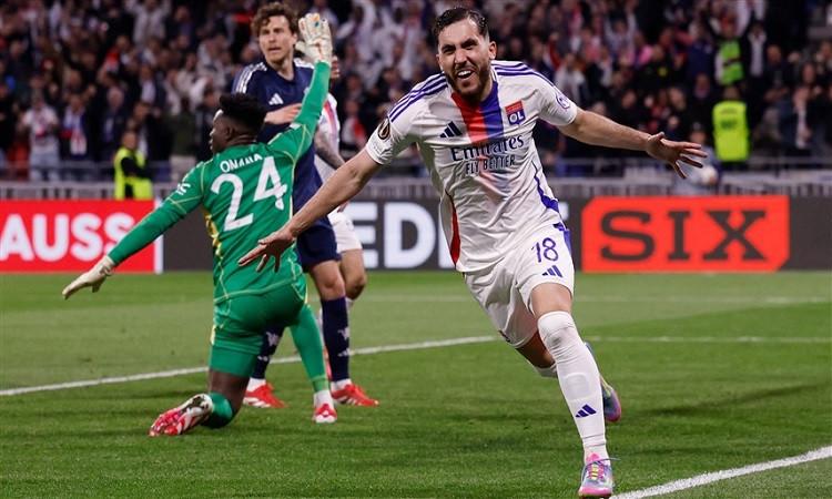 ليون يتعادل مع مانشستر يونايتد 2-2 في الدوري الأوروبي ليون يتعادل مع مانشستر يونايتد 2-2 في الدوري الأوروبي