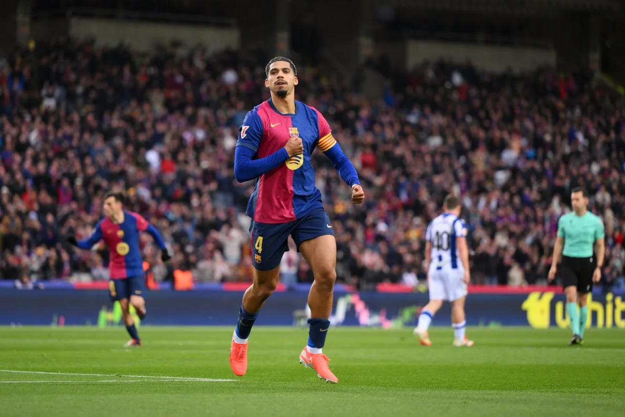 جماهير برشلونة تهاجم أراوخو بعد الخروج من دوري أبطال أوروبا جماهير برشلونة تهاجم أراوخو بعد الخروج من دوري أبطال أوروبا