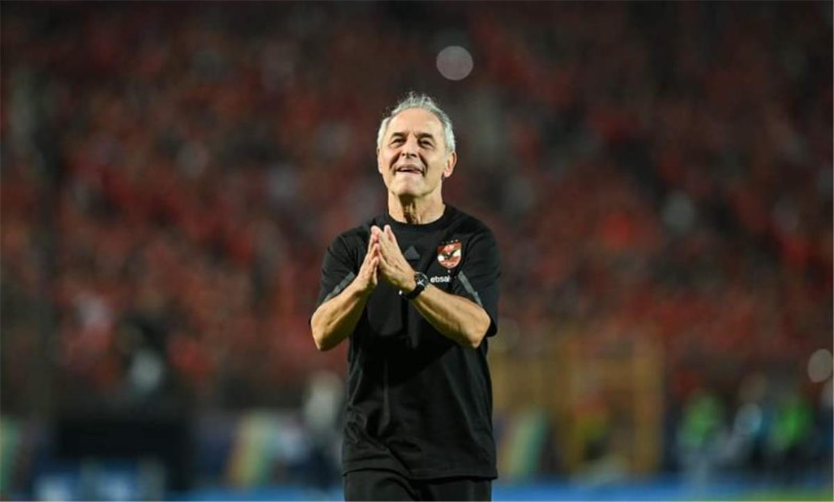 “ما حدث كان مؤلمًا”.. كولر يتحدث عن هجوم جماهير الأهلي عليه بمباراة صن داونز “ما حدث كان مؤلمًا”.. كولر يتحدث عن هجوم جماهير الأهلي عليه بمباراة صن داونز