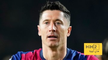 ما يفعله ليفاندوفسكي يظهر أنه يرغب في التتويج بدوري الأبطال مع برشلونة!