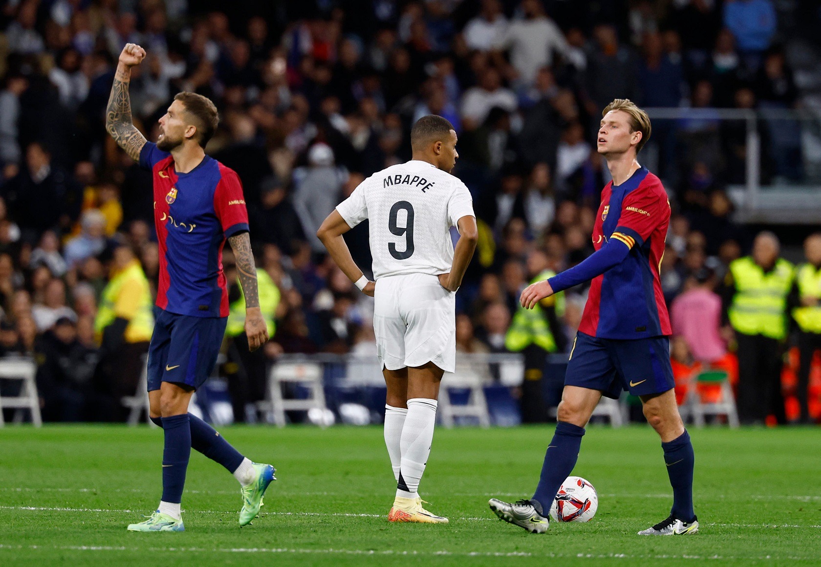 برشلونة يخطط لخطف أحد نجوم نيوكاسل
