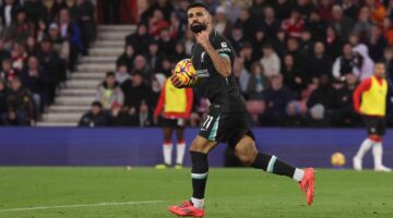 صلاح مهدد بالغياب عن ليفربول 10 مباريات بسبب قرار الفيفا