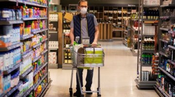 مبيعات التجزئة الأمريكية ترتفع 1.4% في مارس
