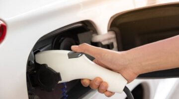 مبيعات السيارات الكهربائية العالمية ترتفع 29% خلال مارس