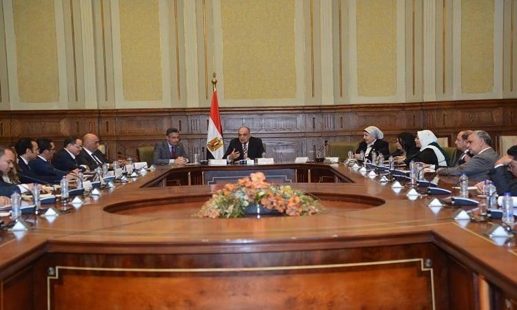 مجلس النواب يناقش خلق فرص استثمارية للشباب بالتعاون مع أجهزة الدولة المعنية مجلس النواب يناقش خلق فرص استثمارية للشباب بالتعاون مع أجهزة الدولة المعنية