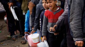 صحة غزة: 60 ألف طفل مهددون بالموت لسوء التغذية.. ونخشى توقف أقسام العمليات خلال أيام