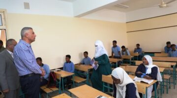 محافظ أسوان يتفقد سير العملية التعليمية بعدد من مدارس نصر النوبة