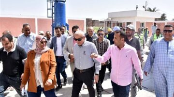 «محافظ الأقصر» يتفقد المشروعات الجارى تنفيذها بقري توماس والنمسا (صور)