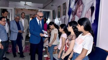 محافظ الأقصر يقدم التهنئة لأطفال القبطية الأرثوذكسية بمناسبة عيد القيامة (صور)