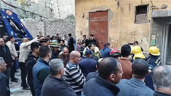 محافظ الإسكندرية ومدير الأمن يتفقدان عقار اللبان المنهار محافظ الإسكندرية ومدير الأمن يتفقدان عقار اللبان المنهار