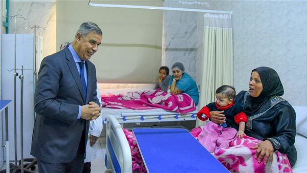 محافظ الإسكندرية يطمئن على الحالة الصحية للأطفال الثلاثة الذين تم انقاذهم من العقار المنهار باللبان محافظ الإسكندرية يطمئن على الحالة الصحية للأطفال الثلاثة الذين تم انقاذهم من العقار المنهار باللبان