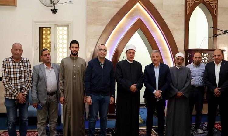 محافظ الإسماعيلية يؤدي شعائر صلاة الجمعة بمسجد الهدى محافظ الإسماعيلية يؤدي شعائر صلاة الجمعة بمسجد الهدى