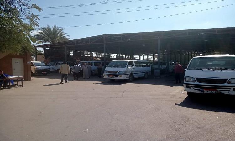 محافظ الإسماعيلية يتابع العمل بمواقف الأجرة والنقل العام ومحطات الوقود محافظ الإسماعيلية يتابع العمل بمواقف الأجرة والنقل العام ومحطات الوقود