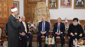 محافظ الإسماعيلية يزور كنائس المحافظة للتهنئة بعيد القيامة المجيد
