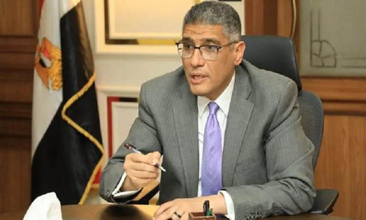 محافظ الجيزة: المواقع التخزينية بدأت في استقبال القمح من المزارعين محافظ الجيزة: المواقع التخزينية بدأت في استقبال القمح من المزارعين