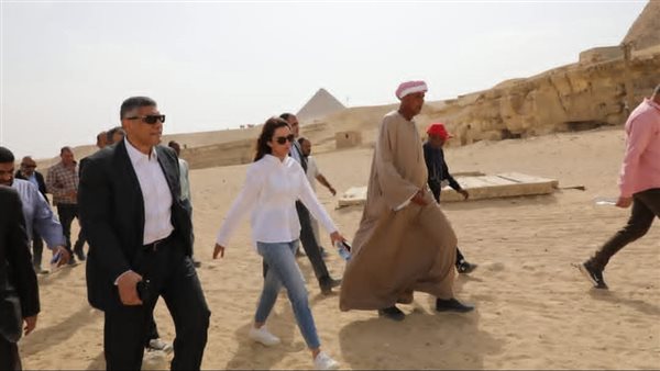 محافظ الجيزة يتابع التشغيل التجريبي لمشروع تطوير الخدمات بالمنطقة الأثرية للأهرامات