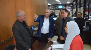 محافظ الغربية يجوب المراكز التكنولوجية ويلتقي المواطنين لحل المشكلات