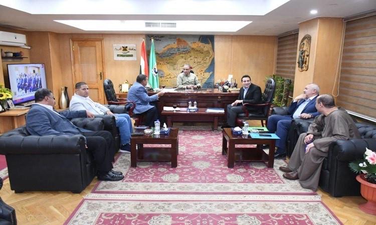 محافظ الفيوم يستقبل أعضاء النواب والشيوخ لبحث قضايا المواطنين وتطويرالخدمات محافظ الفيوم يستقبل أعضاء النواب والشيوخ لبحث قضايا المواطنين وتطويرالخدمات