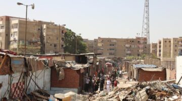 محافظ القاهرة يتابع أعمال إزالة سوق الزلزال العشوائى بشارع 9 بالمقطم