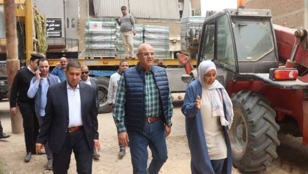 محافظ القليوبية يتفقد أعمال تطوير ورصف بكفر شكر