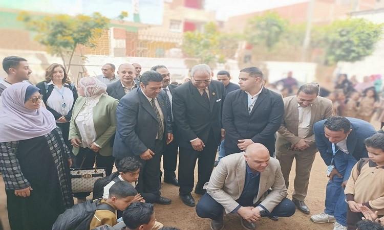 محافظ القليوبية يشيد بدور المجتمع المدني في خدمة الأهالي محافظ القليوبية يشيد بدور المجتمع المدني في خدمة الأهالي