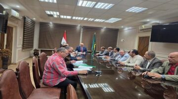 محافظ القليوبية يعقد اجتماعًا موسعًا  لتحديد أسعار تعريفة الركوب الجديدة