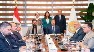 محافظ المنيا يشهد توقيع عقد إدارة وتشغيل مصنع تدوير المخلفات بالعدوة