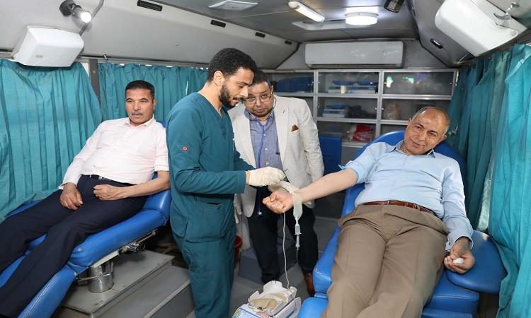 محافظ المنيا يطلق حملة قومية للتبرع بالدم لصالح مستشفيات الصحة وبنك الدم محافظ المنيا يطلق حملة قومية للتبرع بالدم لصالح مستشفيات الصحة وبنك الدم