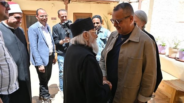 محافظ جنوب سيناء يزور دير سانت كاترين للتهنئة بعيد القيامة المجيد محافظ جنوب سيناء يزور دير سانت كاترين للتهنئة بعيد القيامة المجيد