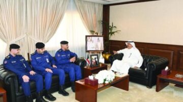 محافظ حولّي خلال اجتماعه بقياديي «الإطفاء»