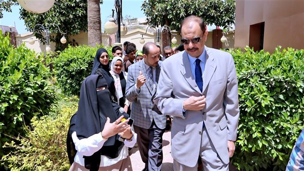 محافظ سوهاج يختتم فعاليات توزيع 100 جهاز عروس على الفتيات الأولى بالرعاية محافظ سوهاج يختتم فعاليات توزيع 100 جهاز عروس على الفتيات الأولى بالرعاية