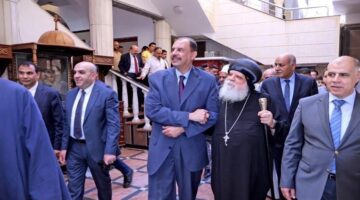 محافظ سوهاج يزور المطرانيات لتهنئة الإخوة الأقباط بعيد القيامة