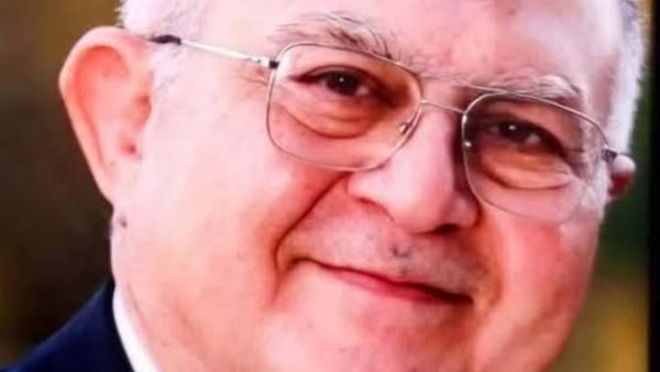 محافظ شمال سيناء ينعى طبيب قلب توفي خلال عمله بمستشفى العريش محافظ شمال سيناء ينعى طبيب قلب توفي خلال عمله بمستشفى العريش