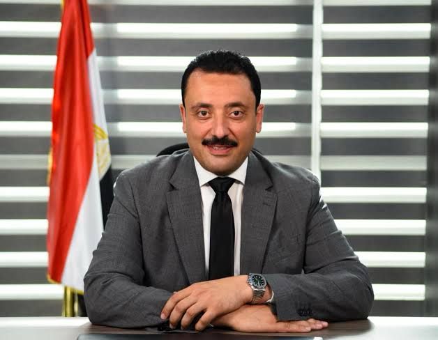 محمد رزق يكشف عن 5 أزمات تعرقل نمو القطاع العقاري المصري محمد رزق يكشف عن 5 أزمات تعرقل نمو القطاع العقاري المصري