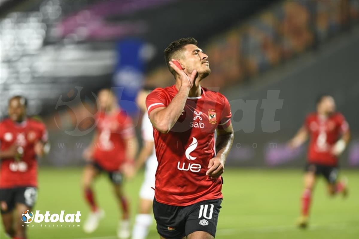 محمد شريف يحسم الجدل بشأن رغبته حال الرحيل عن الخليج.. وموقف جوميز من تدريب الأهلي محمد شريف يحسم الجدل بشأن رغبته حال الرحيل عن الخليج.. وموقف جوميز من تدريب الأهلي