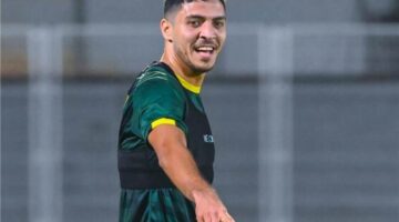 محمد شريف يقود الخليج في مواجهة صعبة ضد القادسية بالدوري السعودي