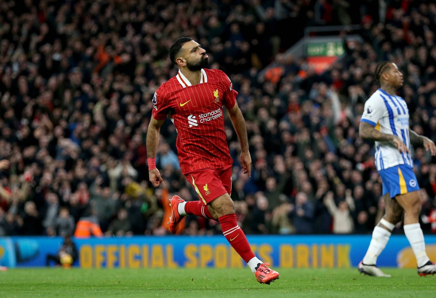 محمد صلاح يكشف سر تمديد عقده مع ليفربول