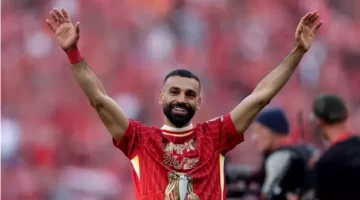 محمد صلاح يصعد سُلَّم المجد.. أرقام وبطولات الفرعون مع ليفربول
