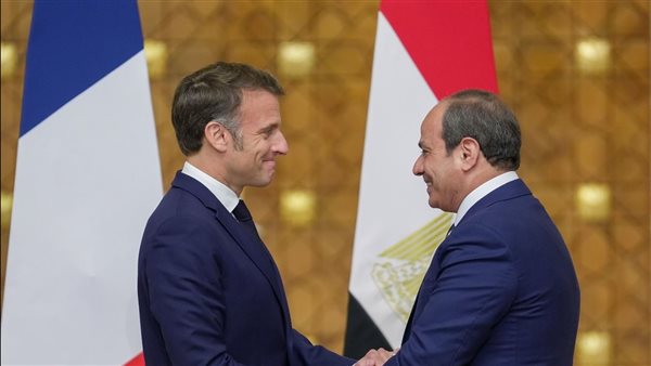 محمد مصطفى أبو شامة: زيارة ماكرون لمصر ميلاد جديد لفرنسا في الشرق الأوسط محمد مصطفى أبو شامة: زيارة ماكرون لمصر ميلاد جديد لفرنسا في الشرق الأوسط