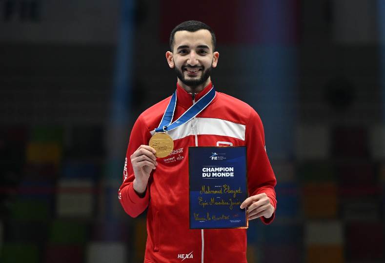 محمود السيد : فخور بذهبية بطولة العالم للسلاح.. والميدالية جاءت بعمل جماعي محمود السيد : فخور بذهبية بطولة العالم للسلاح.. والميدالية جاءت بعمل جماعي