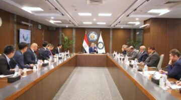وزير البترول يبحث مع وفد شركة هواوى سبل تعزيز التعاون فى مجالات التحول الرقمى والطاقات النظيفة والهيدروجين