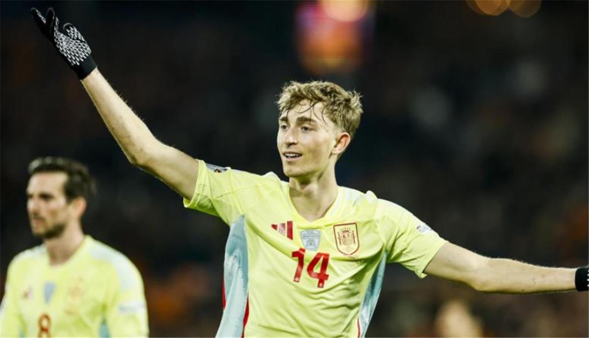 مدافع إسبانيا يغازل ريال مدريد ويصرح: مثلي الأعلى سيرجيو راموس مدافع إسبانيا يغازل ريال مدريد ويصرح: مثلي الأعلى سيرجيو راموس
